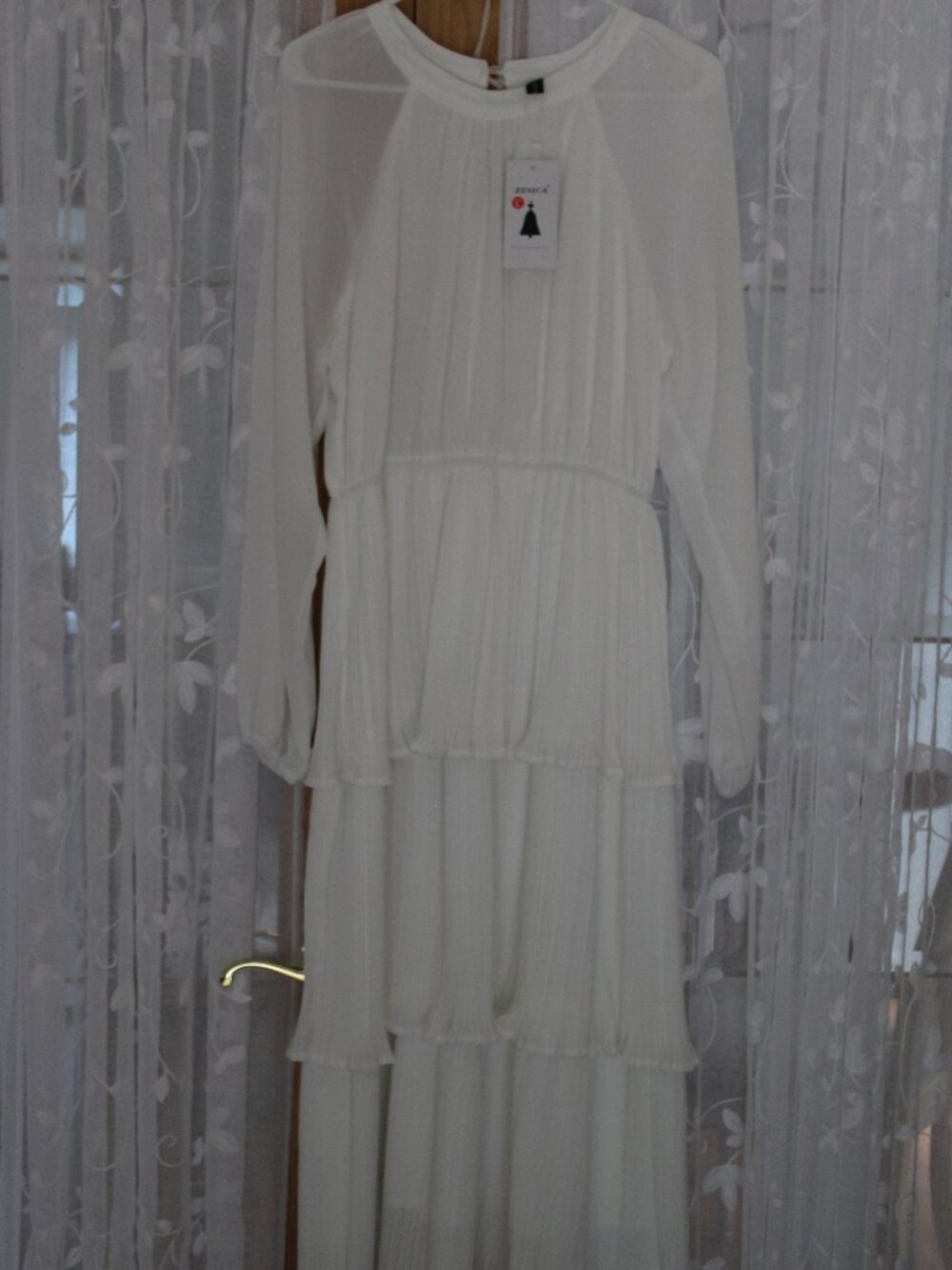 Zesica NWT Women White Long Dress SZ L Ruffles Long Sleeves Lined Elastic Waist